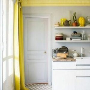 yellow-ceiling-molding-in-the-kitchen